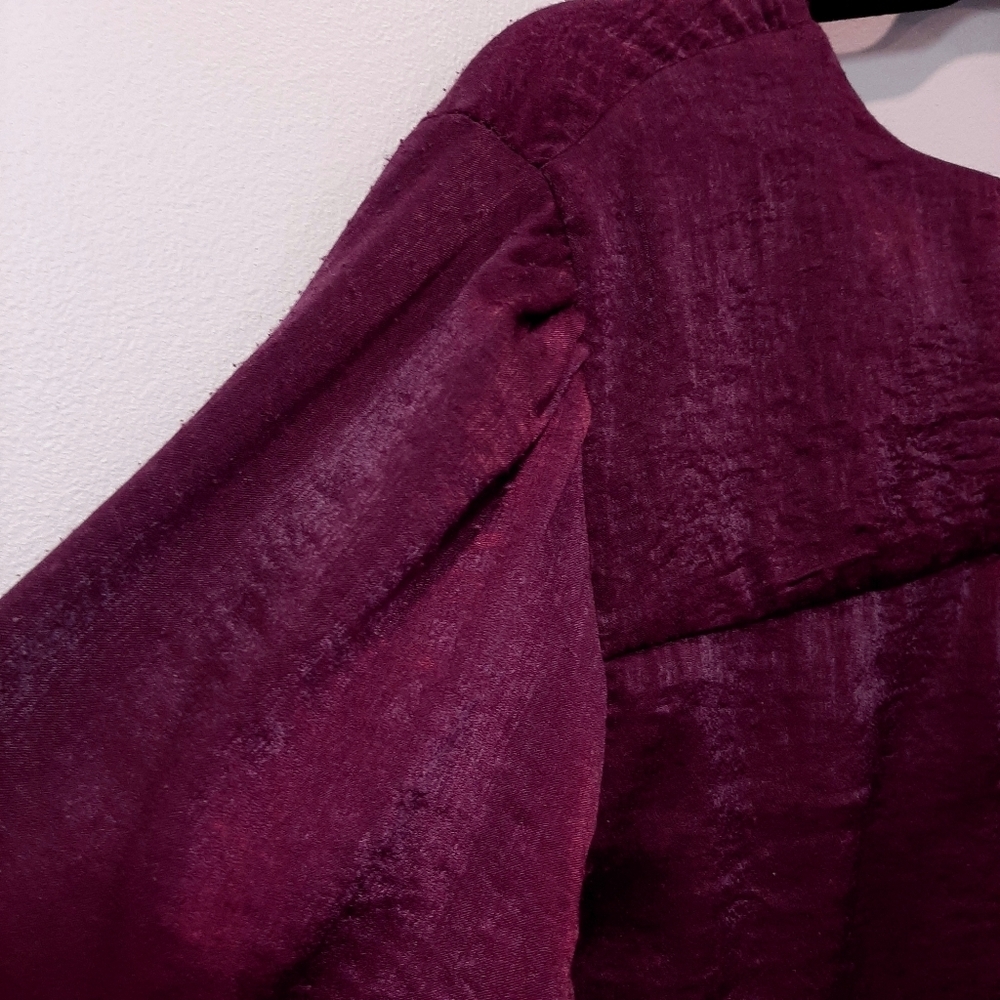 ARTIZAN ROBIN BARRE Flare Sleeve Satin Blouse Top Burgundy Womens Size Medium - Picture 11 of 14